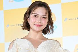 脱ギャルしました」村重杏奈がイメチェン報告 ファン絶賛の声「大人の女性」「美しい」 | ENCOUNT