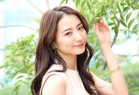 高田里穂＞2年9カ月ぶりのグラビア 仮面ライダー美女がランジェリーで魅せる！ 「最強」と話題 (MANTANWEB) - Yahoo!ニュース