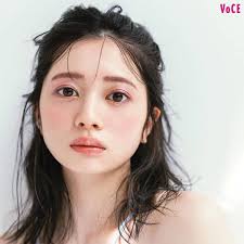 桜田ひより】くすみニュアンスのフルーツカラーで、大人の夏メイク！【夏の新作コスメ・メイク2024】｜美容メディアVOCE（ヴォーチェ）