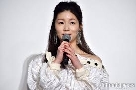 虎に翼」で話題集めた土居志央梨、金髪の証明写真披露「カメレオン女優」「役者ってすごい」の声 - モデルプレス