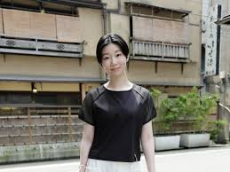 小さい頃はよねだった？ 「虎に翼」土居志央梨さんが歩んだ道：朝日新聞