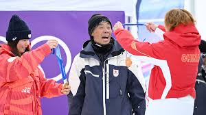 彼女の殻が破れた」深田茉莉の金メダル導いた佐藤コーチ 直前の合宿での“ケンカ”がカギ  2人の金メダルをかけられ笑顔満開（2026年2月18日掲載）｜日テレNEWS NNN