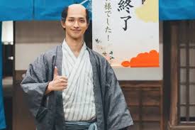 横浜流星 300人出席の『べらぼう』打ち上げに「1時間出席」のワケ | 女性自身